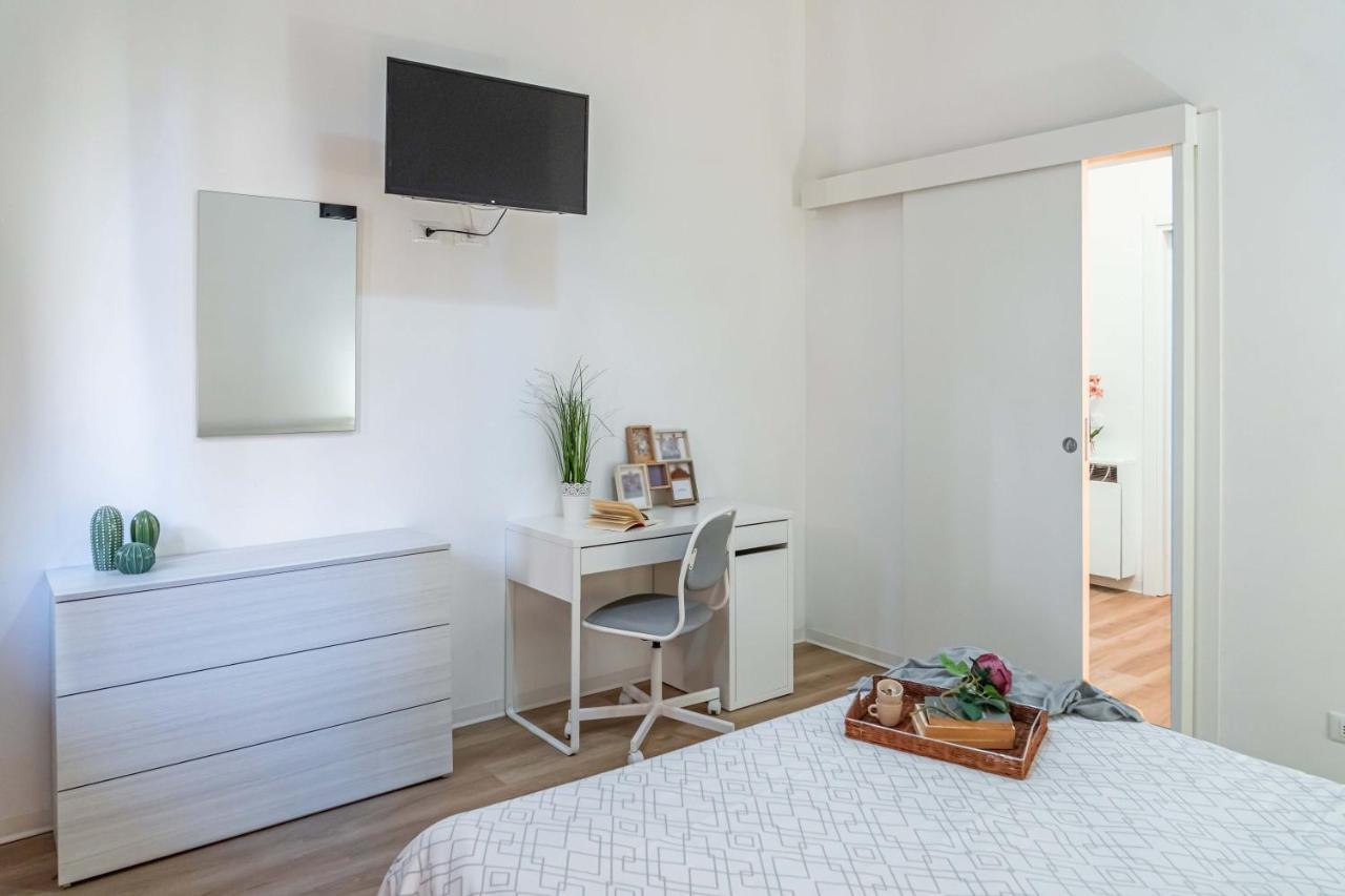 Casa Golgi - Pavia City - By Host4U Esterno foto
